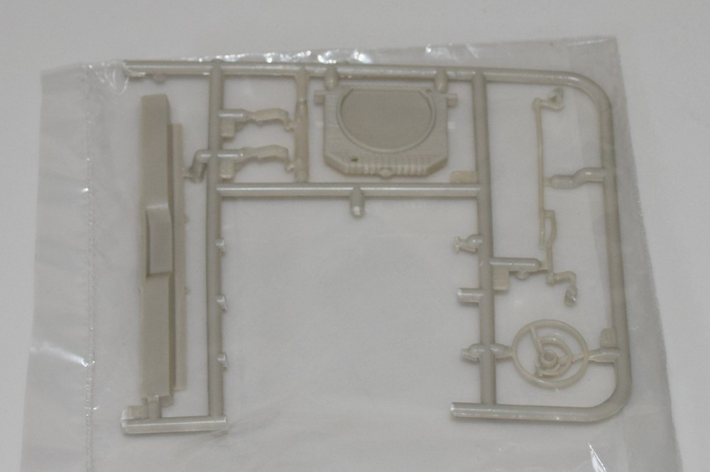 MOEBIUS 1971 F-250 CUSTOM 4×4 2567 ⭐PARTS⭐ RADIATOR+MORE 1:25
