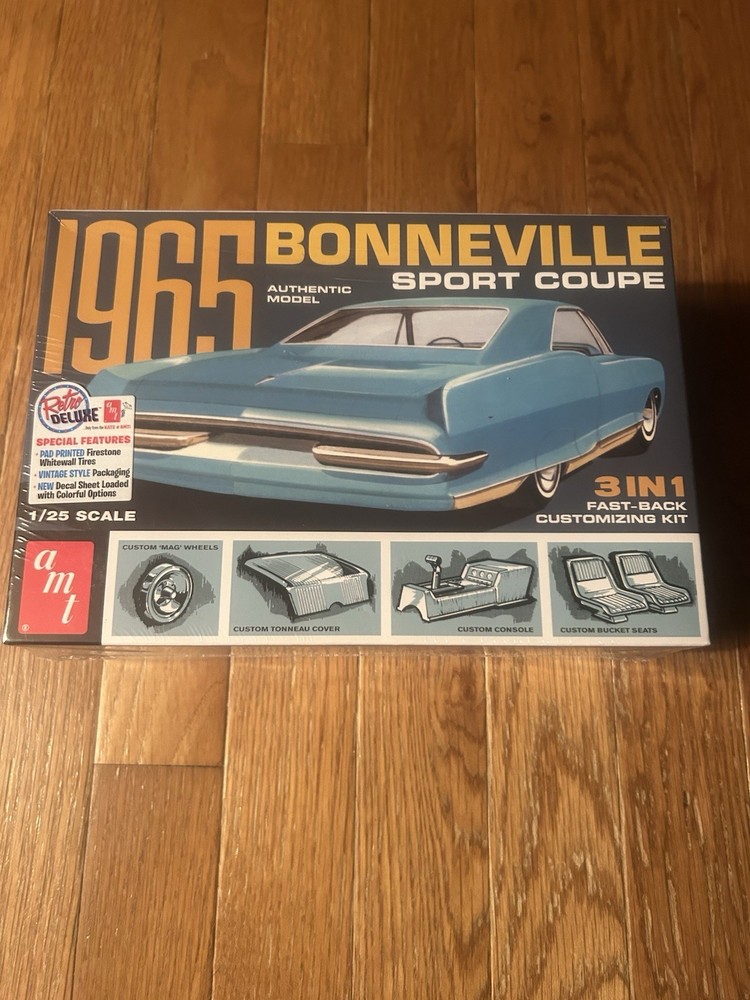 AMT 1965 Pontiac Bonneville Sports Coupe 3in1 Plastic Model 1/25 Scale SEALED