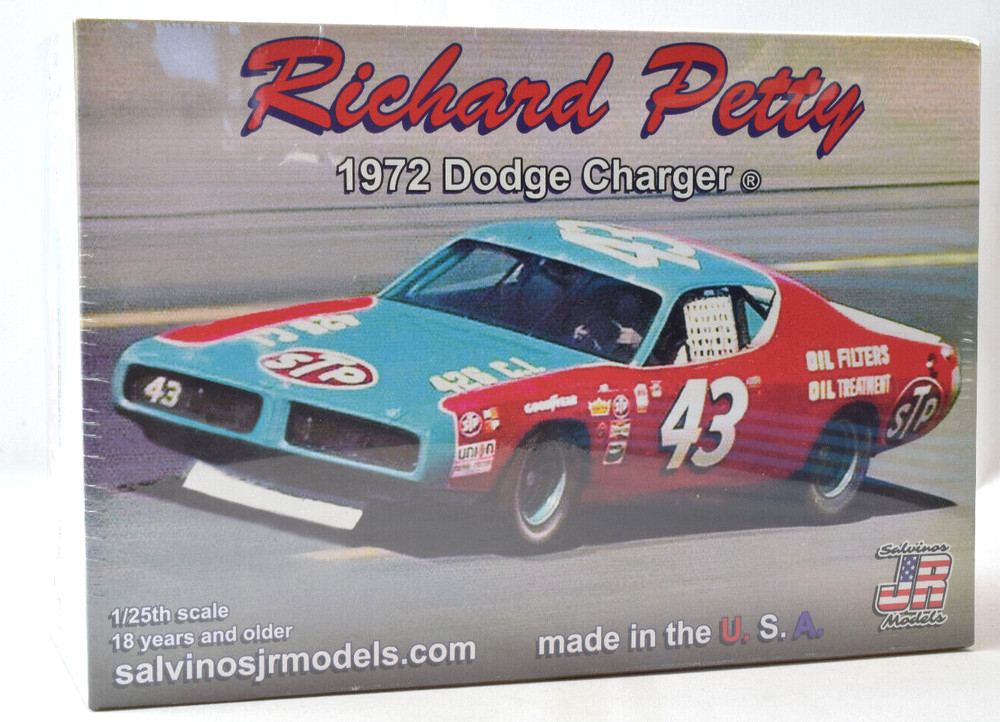 Salvinos JR Models “STP” Richard Petty 1972 Dodge Charger 1/25 Model Car Kit