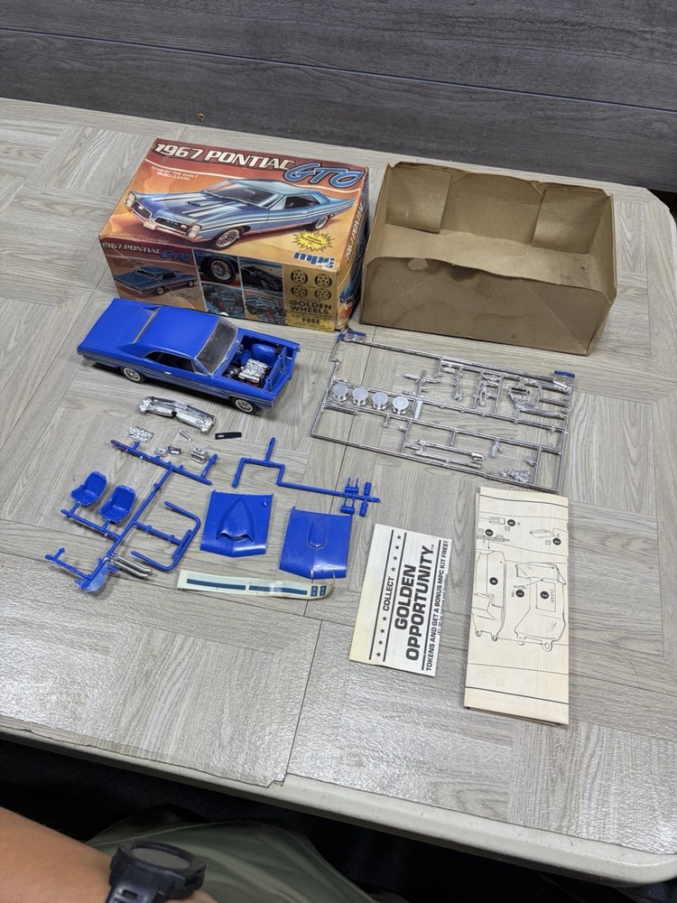1967 Pontiac GTO, MPC, 1/25 Partially Assembled Blue Model Car