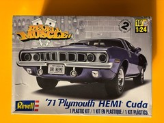 1971 PLYMOUTH HEMI CUDA 426 BARRICUDA MODEL KIT REVELL 1/25 SCALE NEW COOL LOOK!