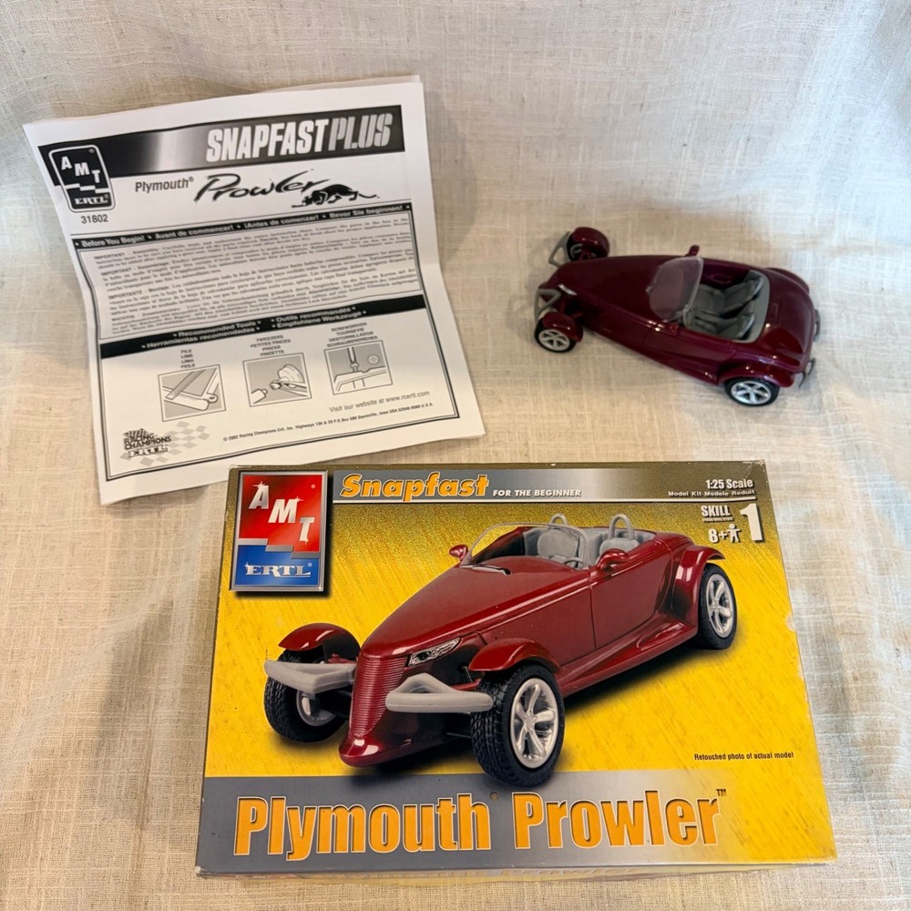 AMT Ertl Plymouth Prowler Snapfast Plus 1:25 Scale Model Kit 31802 Maroon Red