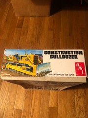 AMT 1:25 Construction Bulldozer Model Kit Adjustable Blade Ripper 300+ Parts