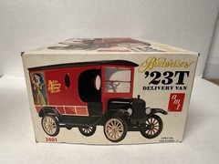 AMT Budweiser 1923 T Delivery Van #2401 1:25 Model Kit (unbuilt / missing 1 lens
