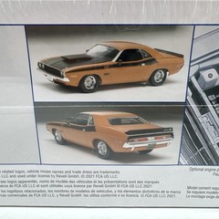 Revell 1970 Dodge Challenger T/A 2 ‘n 1 1/24 Scale Plastic Model Car Kit 85-2596