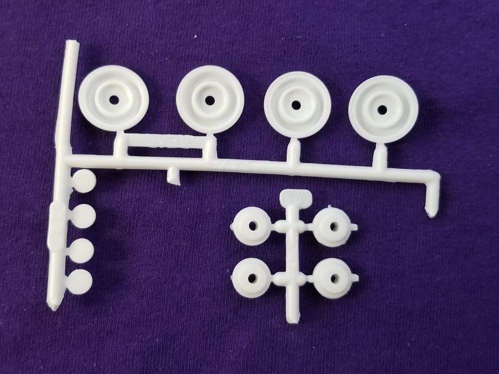 WHEEL BACKS , RETAINERS , PINS from 1973 Cougar MPC 1:25 Model Kit 73 The Cat