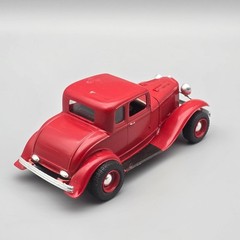 1932 Ford Coupe 1:25 Built Model Car Kit Diorama Junkyard Parts Collector