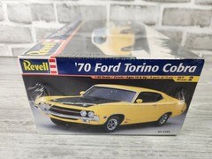 Revell 1970 ’70 Ford Torino Cobra 1:25 Scale Plastic Model Kit Sealed 85-2353