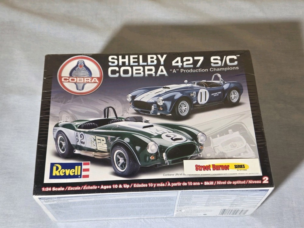 Vintage 1/24 REVELL MONOGRAM SHELBY COBRA 427 S/C with RACE OPTIONS SEALED 2004