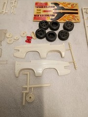 AMT Ford Custom Six-Wheel Van w/ Trail Bike 1:25 Unassembled Plastic Model Kit