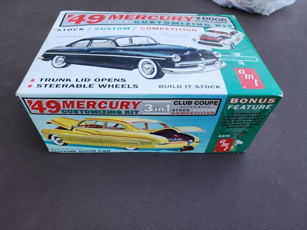 amt ’49 Mercury Coupe 3 in 1 customizing kit 1/25 Round 2