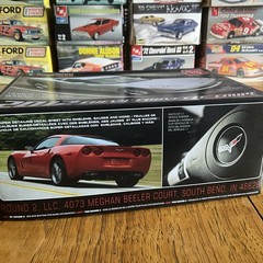 AMT SHOWROOM REPLICAS: 2012 CHEVY CORVETTE COUPE 1/25TH SCALE AMT756, 2012