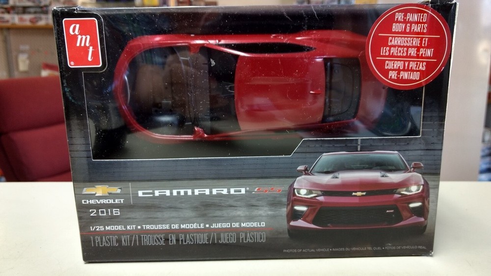 AMT 1020 2016 Camaro SS 1/25 model kit