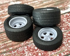 1/24 Scale: 15-inch “Keystone Klassic” Resin Wheels W/ Wide Rear Tires￼