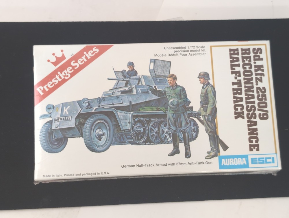AURORA/ESCI Prestige Series- Sd.Kfz. 250/9 Reconnaissance Half-Track 1:72 Model