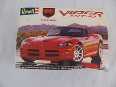 Revell 1/25 Scale Dodge Viper SRT-10 Model Car Kit #85-2188 New!