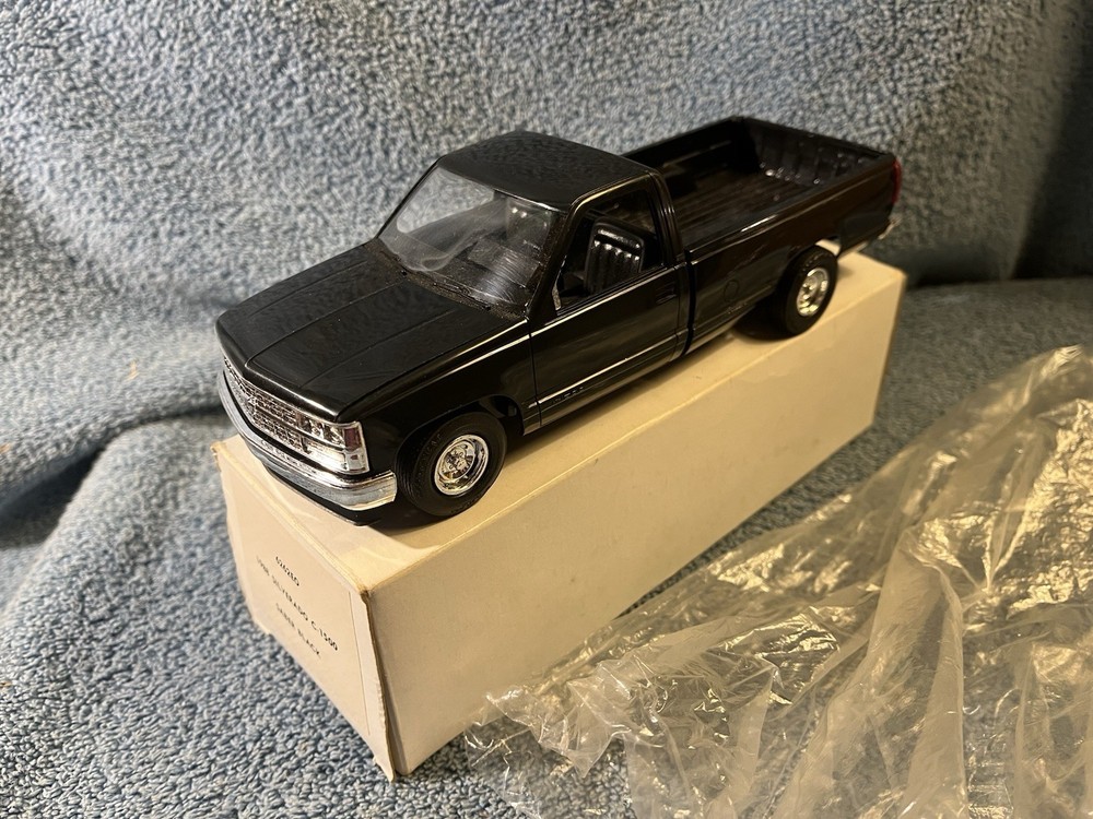 Dealer Promo 1988 Chevrolet Silverado C-1500 Saber Black 6262EO OB (b6)