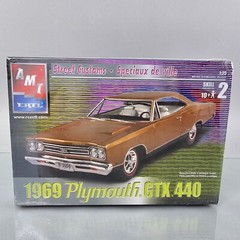 AMT ERTL 1969 Plymouth GTX 440 Street Custom 1:25 Model Kit Muscle 31930 SEALED