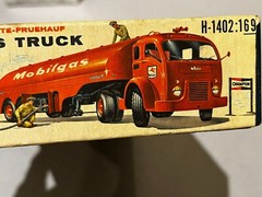 VINTAGE 1956 REVELL WHITE FRUEHAUF MOBILGAS GAS TRUCK MODEL KIT SEALED CONTENTS