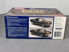 1/25 Scale AMT Pro Shop 1966 Ford Mustang Coupe Hardtop Prepainted and Detailed