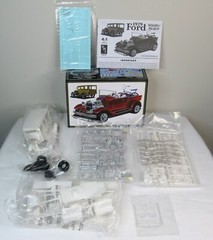 AMT 1:25 1929 Ford Woody / Pickup 4 in 1 Model Kit #1269
