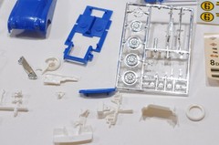 MPC TRIUMPH TR-4 SCALE 1:32 PLASTIC MODEL KIT 2-1016