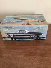 AMT 1970 Pontiac Bonneville And Speedboat/Trailer 1/25
