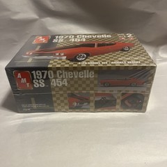 AMT 1970 Chevelle SS 454 1/25 Plastic Car Model Kit 31640 Free Shipping