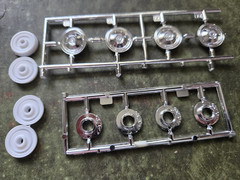 Revell 1/25 66 Chevy El Camino 85-2045 Parts Hubcaps Tires & Disc Brakes STK Z32