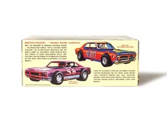 1:25 Scale Model Kit 1965 Oldsmobile 88 Modified Stocker -Skill 2 AMT1474