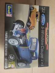 Revell 1932 Ford 5-window Coupe 2’n 1 plastic 1/25 model kit. Special Edition.