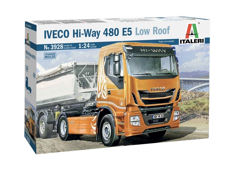 Italeri 1/24 IVECO HI-WAY 480 E5 LOW ROOF Truck Model Kit #3928