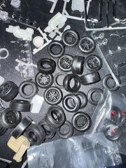 Huge Custom JUNKYARD LOT 1:24/1:25 MODEL FORD CHEVY GM MOPAR AMC PARTS/PIECES!