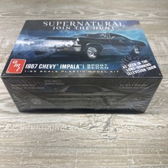 1/25 AMT 1124m: 1967 Chevy Impala 4-Door Supernatural Model Kit