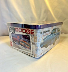 AMT DODGE 1969 Daytona Auto Art Series model kit NEW in FACTORY SEALED “TIN BOX”