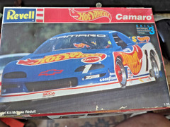 Vintage 1993 HOT WHEELS CAMARO Open Box Looks Complete – See photos # 7357