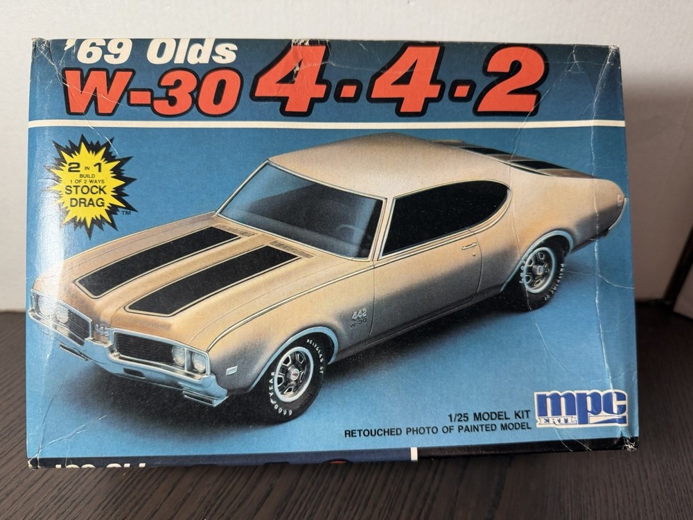 MPC ’69 OLDS W-30 4-4-2 1:25 Scale Kit #6228 Customizing 2 In 1 Parts Sealed
