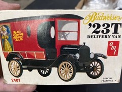 AMT 2401 BUDWEISER 1923 FORD T DELIVERY VAN 1/25 KIT McM NIob