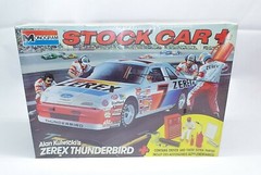 Monogram 1:24 Model Kit – Havoline – Ford Thunderbird – Stock Car – SEALED