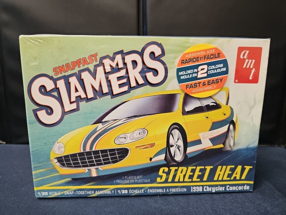 AMT 1/25 1998 Chrysler Concorde Slammers Street Heat Model Kit AMT1227 NEW SEAL