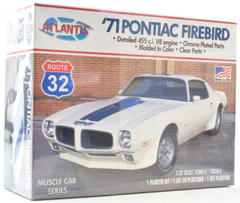 Atlantis ’71 Pontiac Firebird 1:32 Scale Plastic Model Car Kit M2009