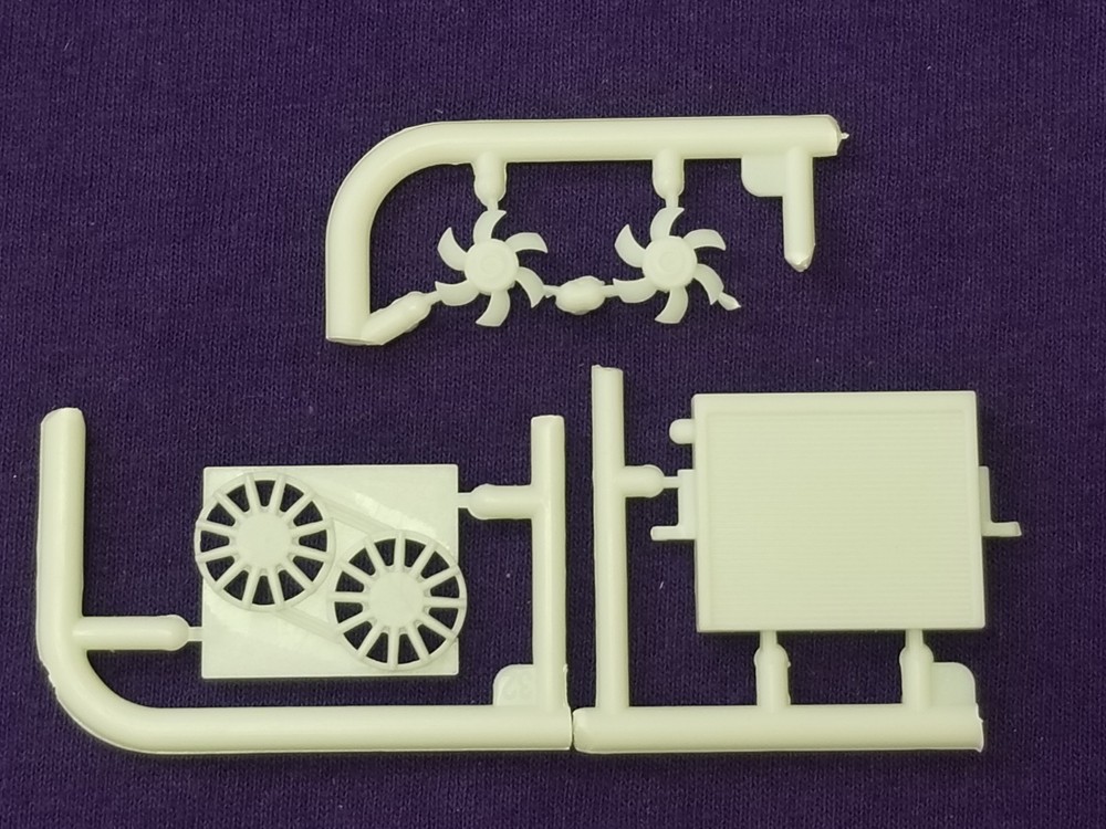 2021 Dodge Charger HELLCAT RADIATOR , FANS , SHROUD from 1:25 AMT Model Kit