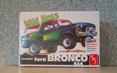 Wild Hoss Ford Bronco 4X4 AMT Retro Deluxe Kit 1:25 scale Sealed Hobby Time