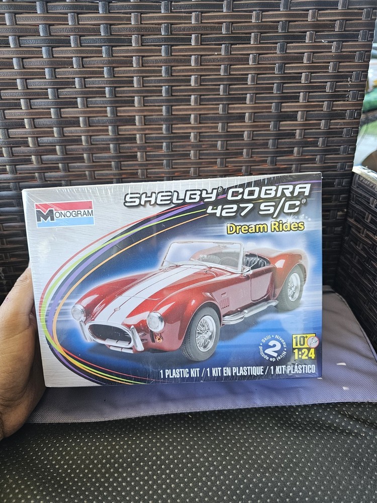 Monogram Shelby Cobra 427 S/C 1:24 Model Kit Easy Build New Sealed 2