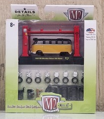 (2) M2 1:64 Scale Model Kits 1959 VW Microbus Deluxe U.S.A. Model