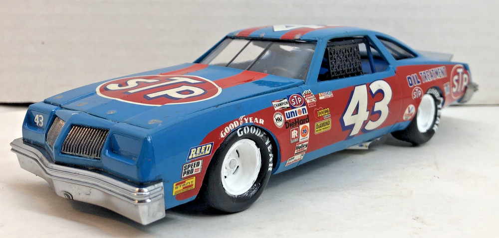 Richard Petty STP Oldsmobile 442 Vintage Built Model Kit NASCAR RARE Stock Car