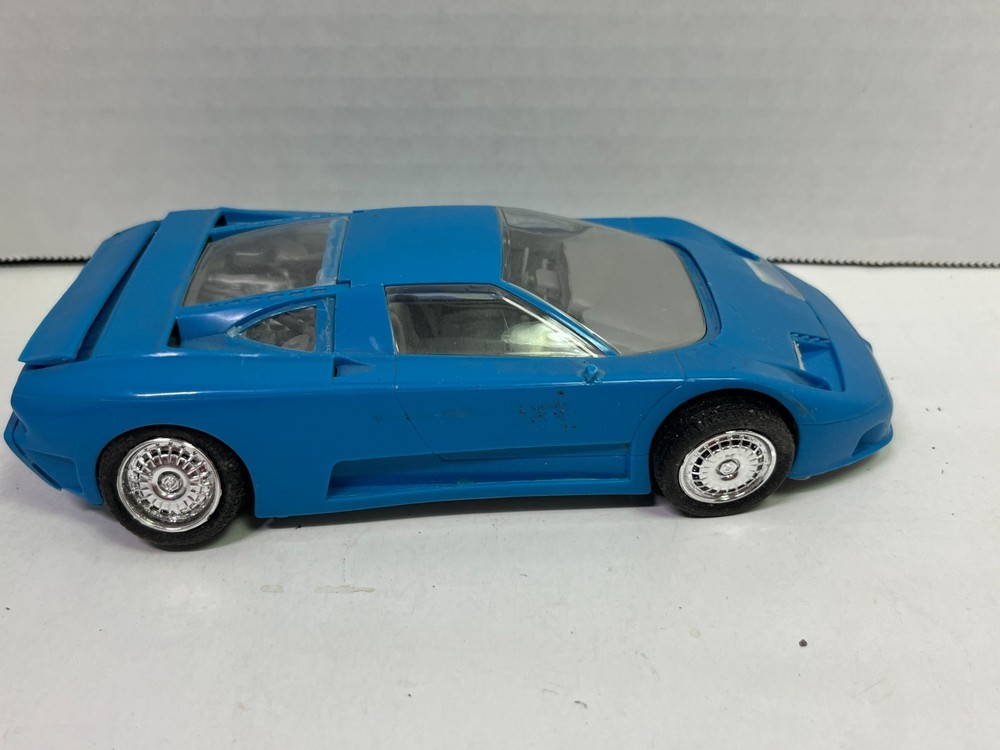 1/24 MONOGRAM BUGATTI EB 110 BLUE BUILT MODEL CAR KIT