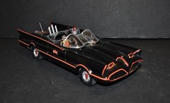 Polar Lights #881 The Batmobile Deluxe Edition 1/25 Scale Plastic Model Kit