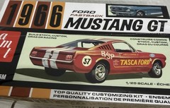 AMT 1966 Ford Mustang GT Fastback 1/25 Scale Model Kit
