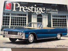 Model Car Parts – AMT 1965 Lincoln Continental Interior Tub Seats + ONLY 1/25